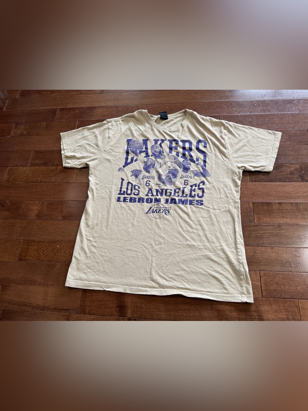 Ultra Game Los Angeles Lakers NBA L.A. Lakers Lebron James Tee